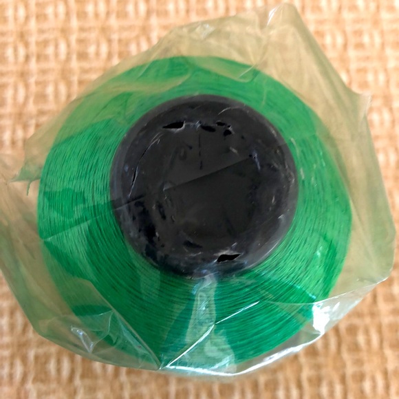 NIP Kelly Green large nylon thread spool - Picture 4 of 13
